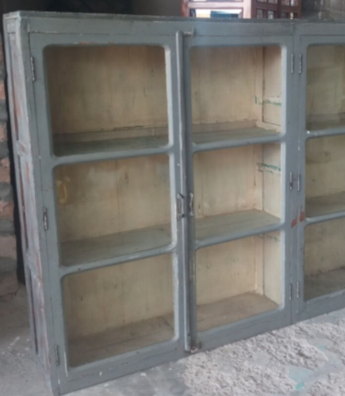 Patina teak window grey