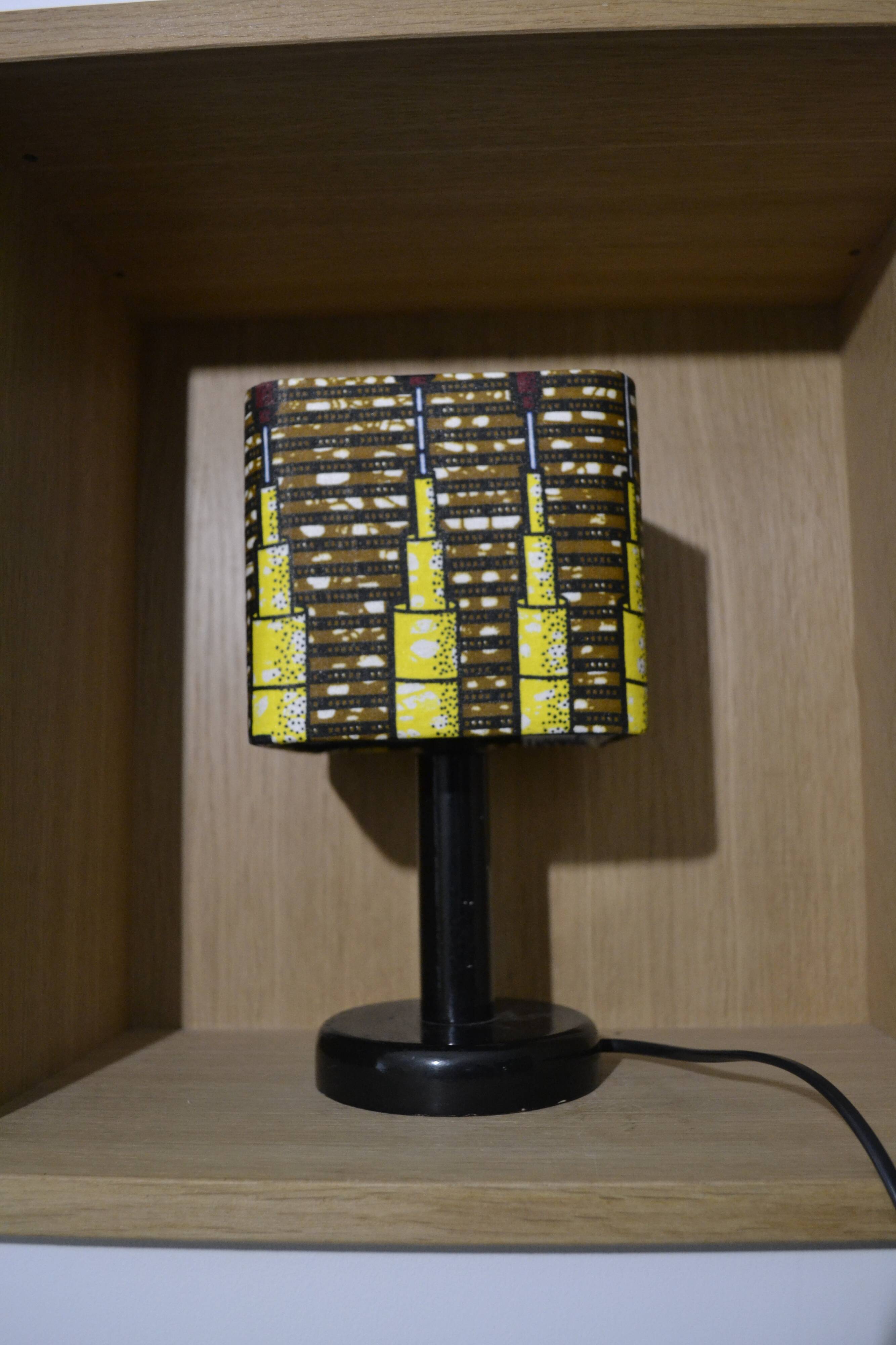 Wood lamp