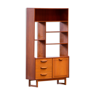 Bibliothèque scandinave vintage.