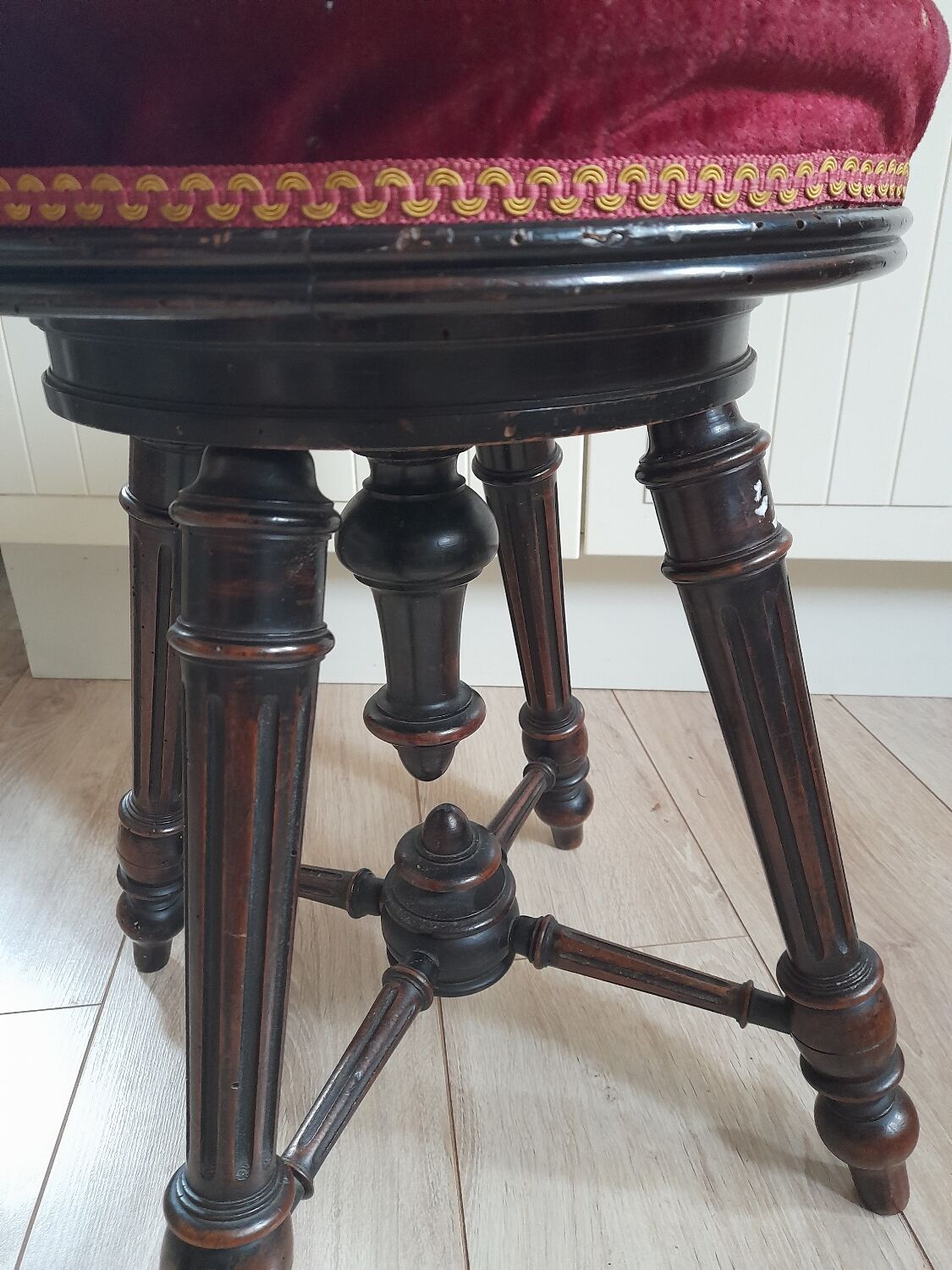 Piano stool