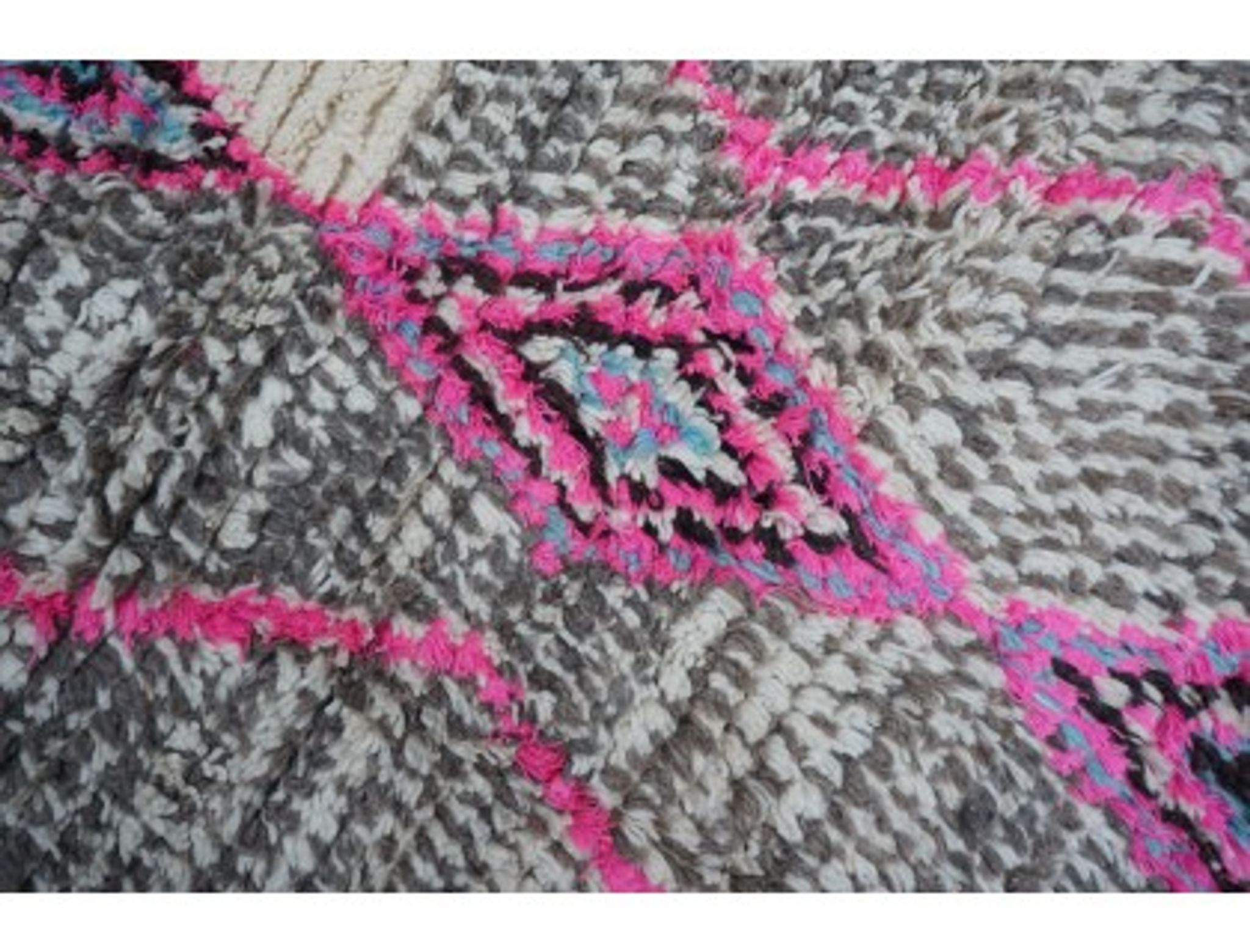 Colorful Berber carpet 194x134cm