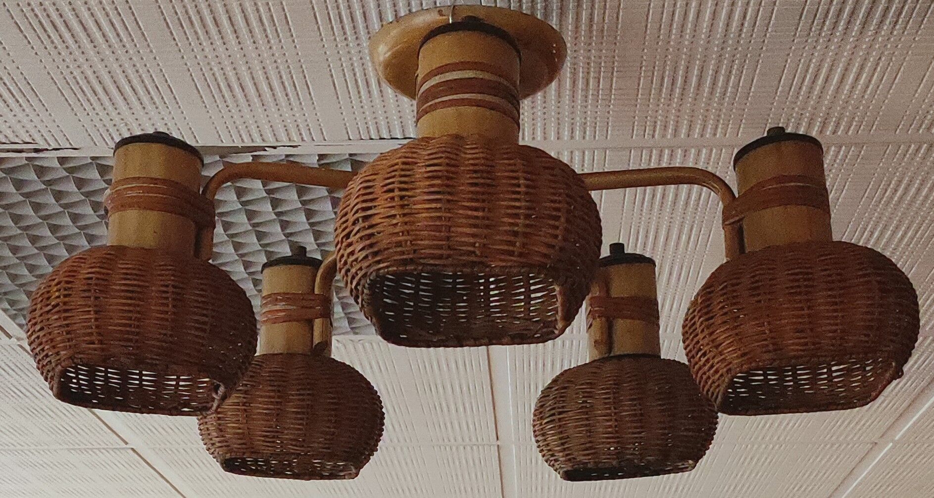 Ceiling chandelier 5 burners in rattan & metal 1950