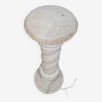 Twisted lighting column in alabaster in the style of Antique around 1930