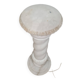 Twisted lighting column in alabaster in the style of Antique around 1930