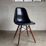 Set of 10 fibreglass & walnut DSW chairs, Charles & Ray Eames, Herman Miller, 60s-70s