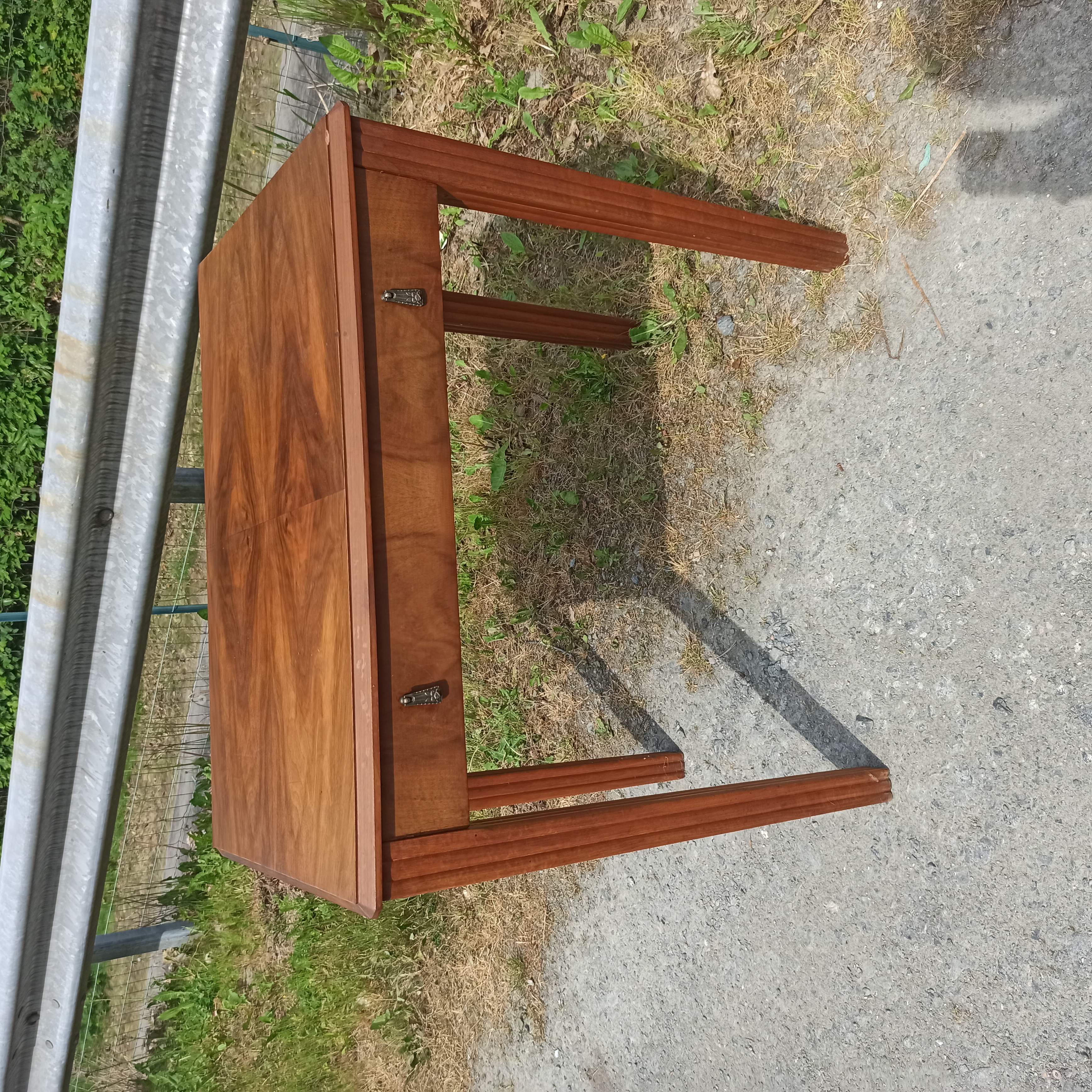Bureau table des années 50 Art Déco tiroir en façade