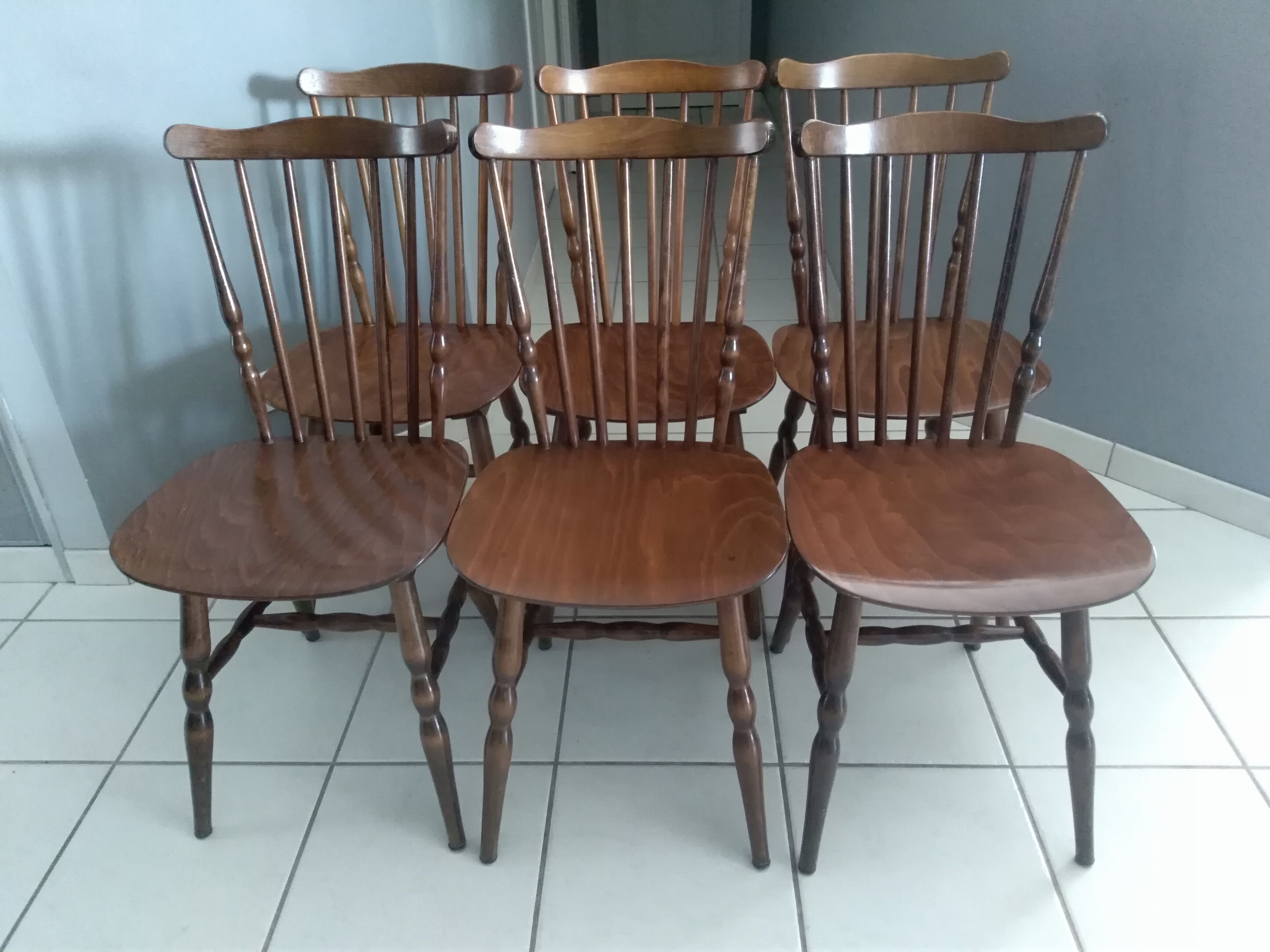 Suite de 6 chaises Baumann modèle Tacoma années 1970