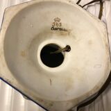 Lamp foot and its lampshade