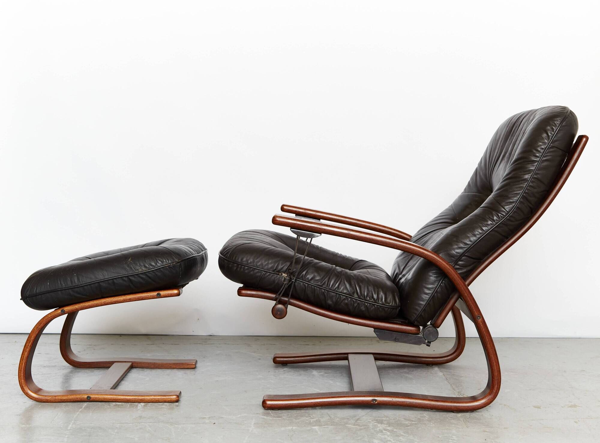 Fauteuil scandinave vintage avec ottoman par Arnt Lande pour Westnofa, anné