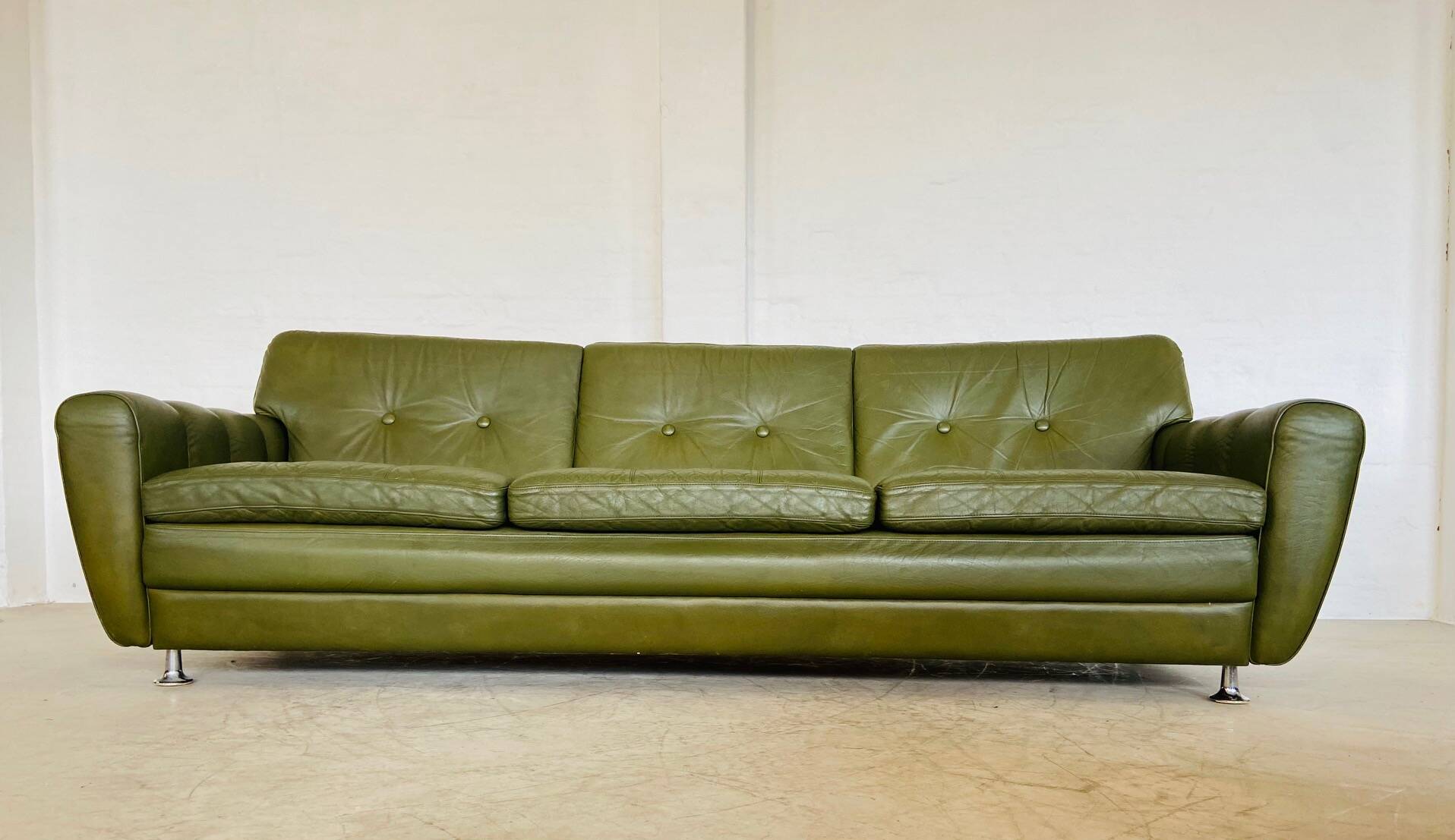 Vintage danish 3 person svend skipper lounge sofa in olive green leather
