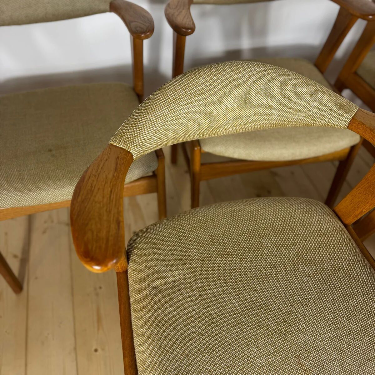 Set of 8 Erik Kirkegaard chairs for Høng Stolefabrik – vintage Scandinavian design