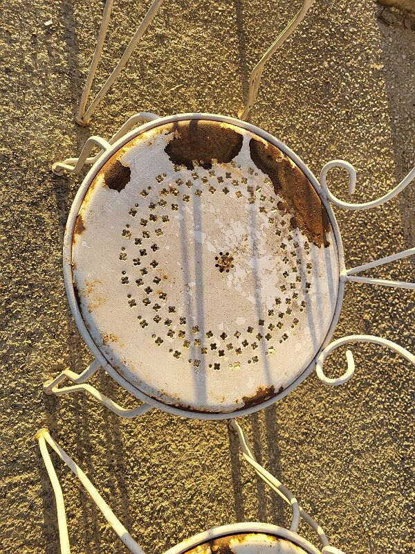 Garden furniture table with 2 armchairs and 2 chairs