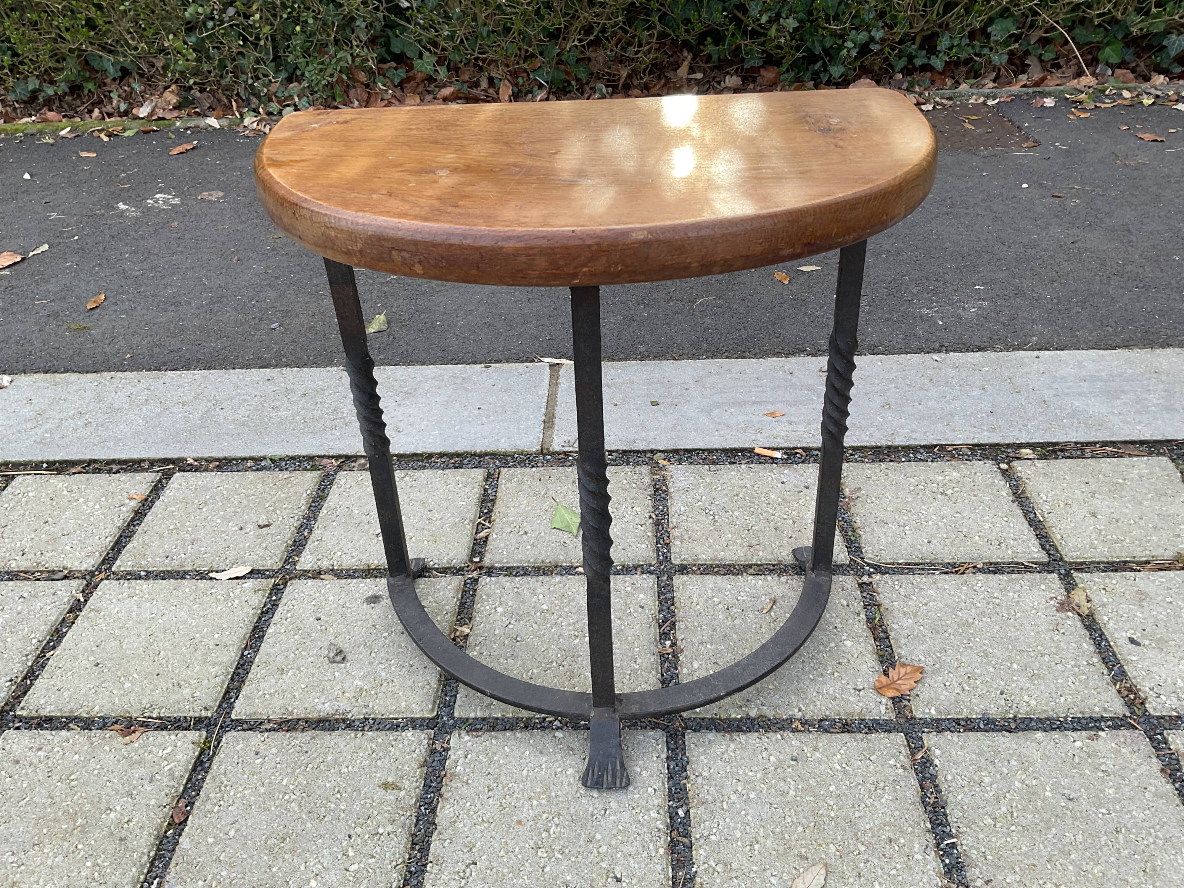 Paire de tables  chêne et fer forge des années 30, Art déco