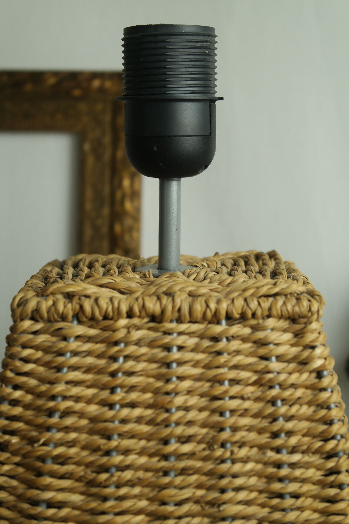 Vintage twisted natural rattan lamp foot