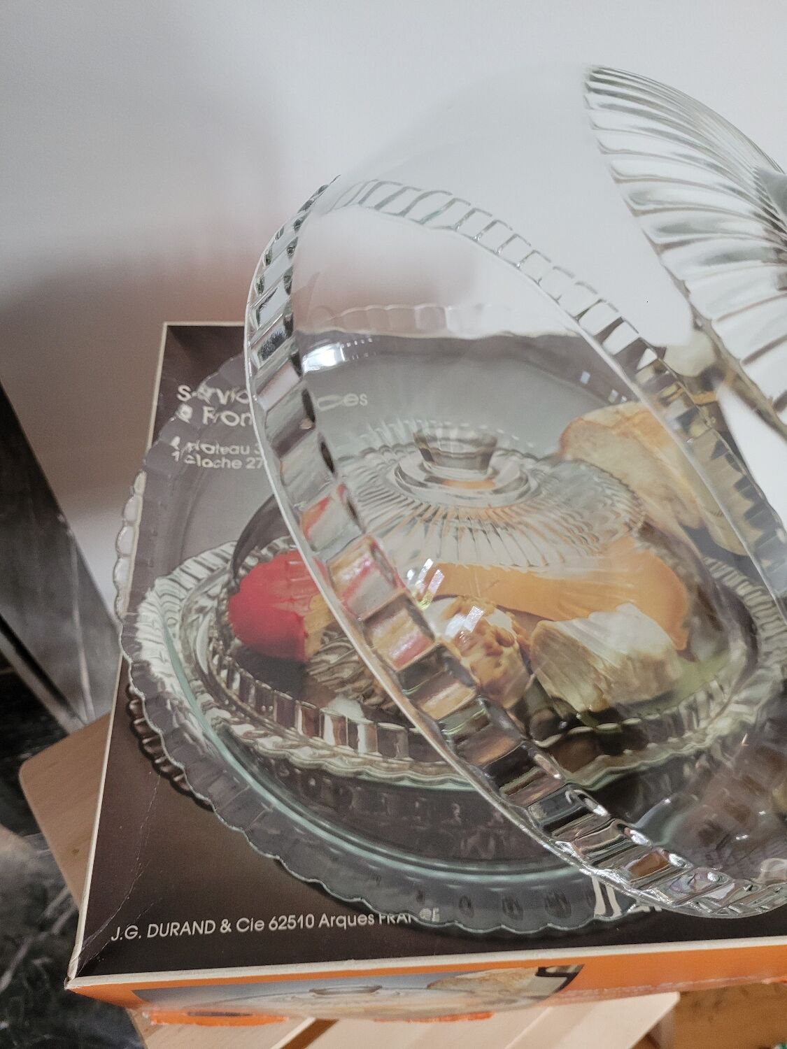 Glass bell with Luminarc tray