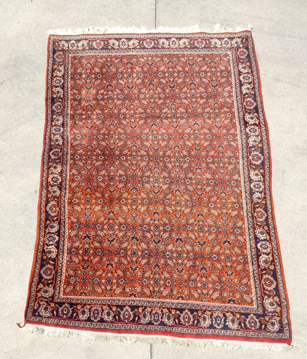 Hand knotted Persian wool rug 163x108 cm