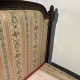 Antique Louis XVI style daybed in carved wood and patterned fabric