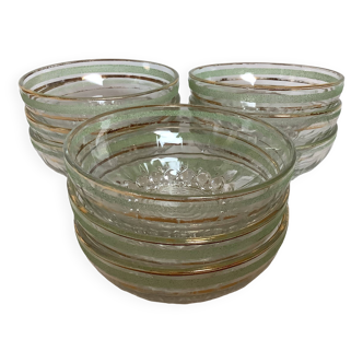 Neuf coupelles verre givré anciennes