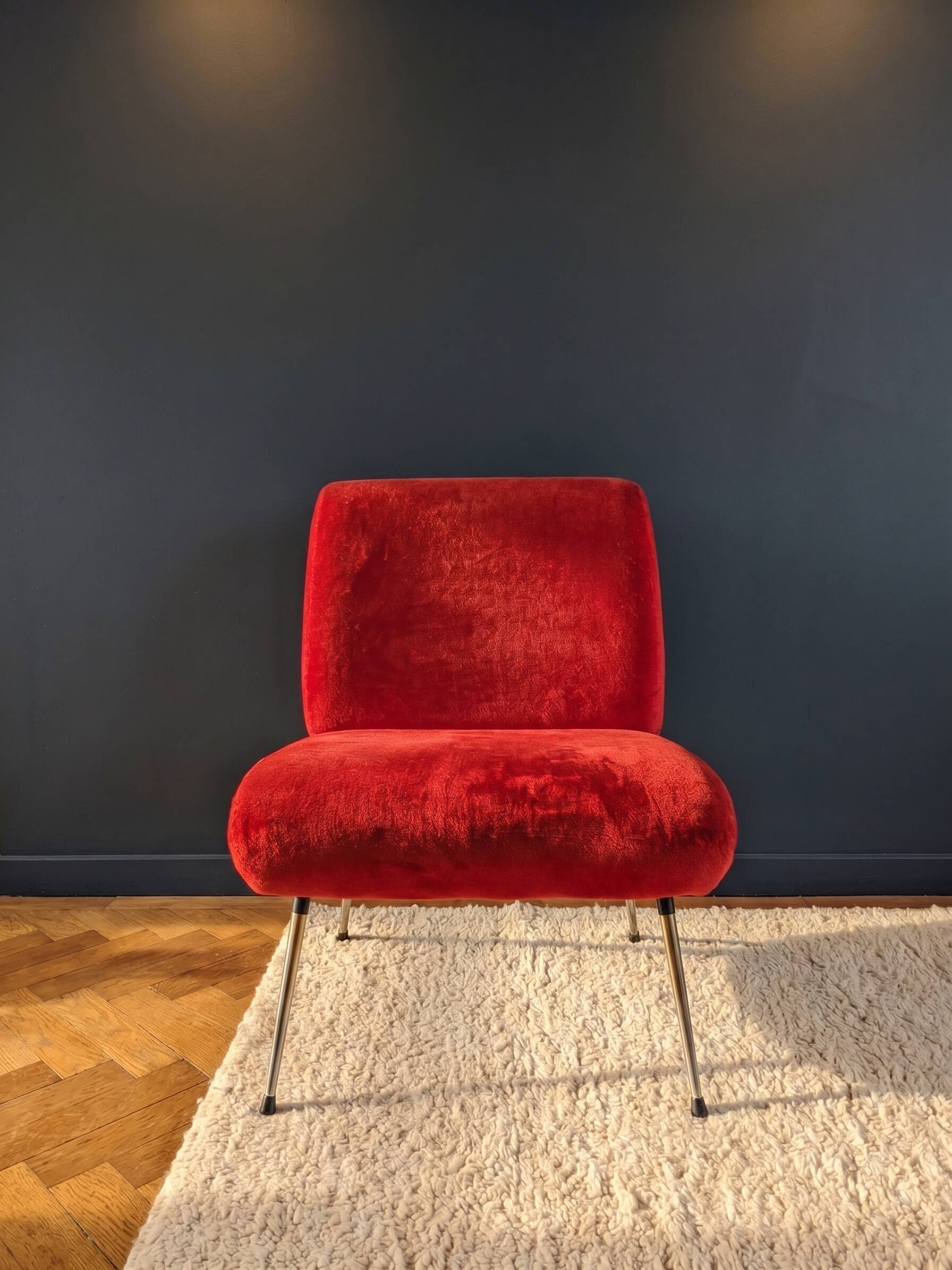 Superb little vintage armchair in impeccable condition.
