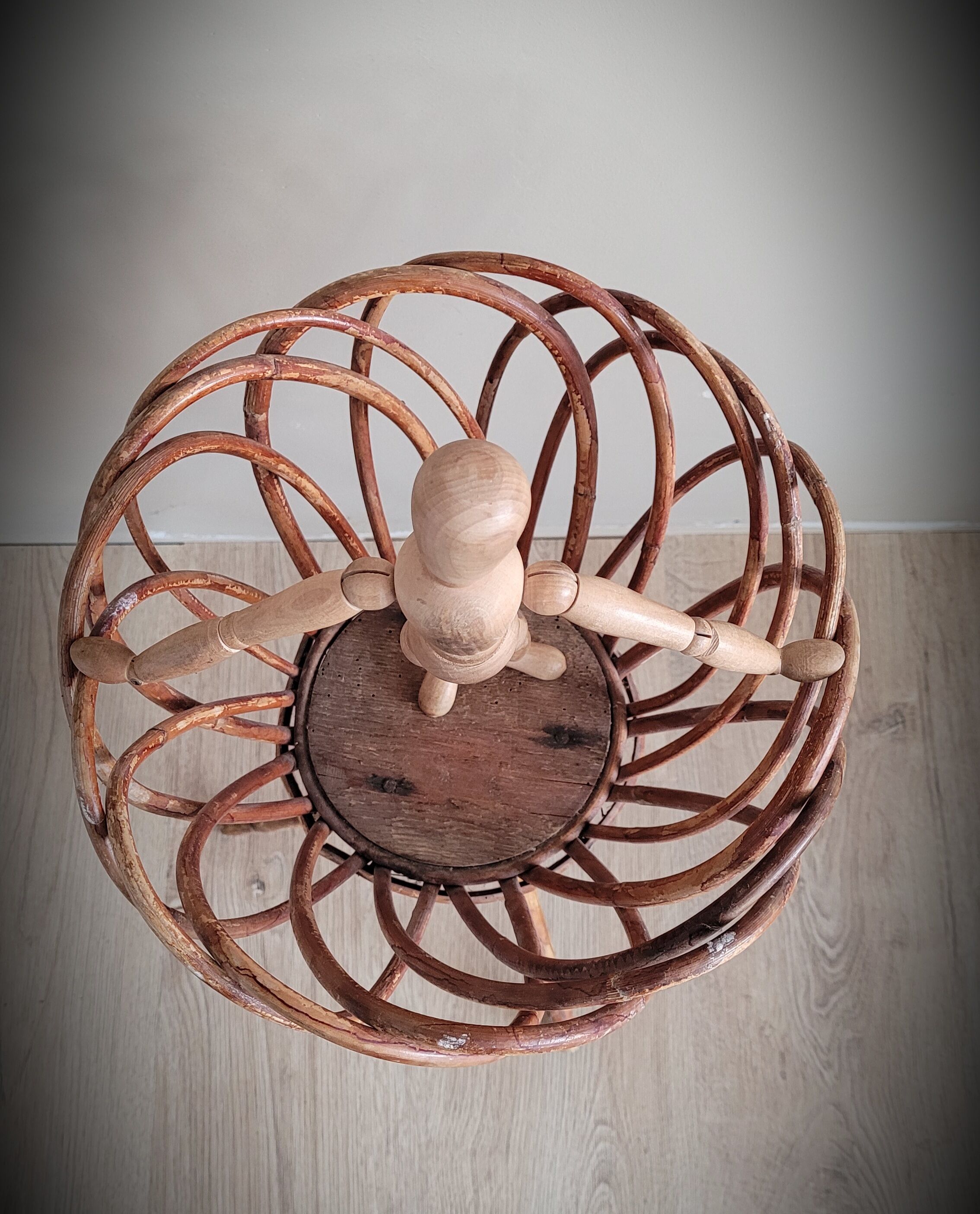 Rattan plant holder