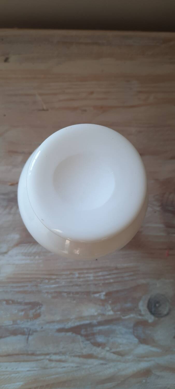 Vase opaline blanc
