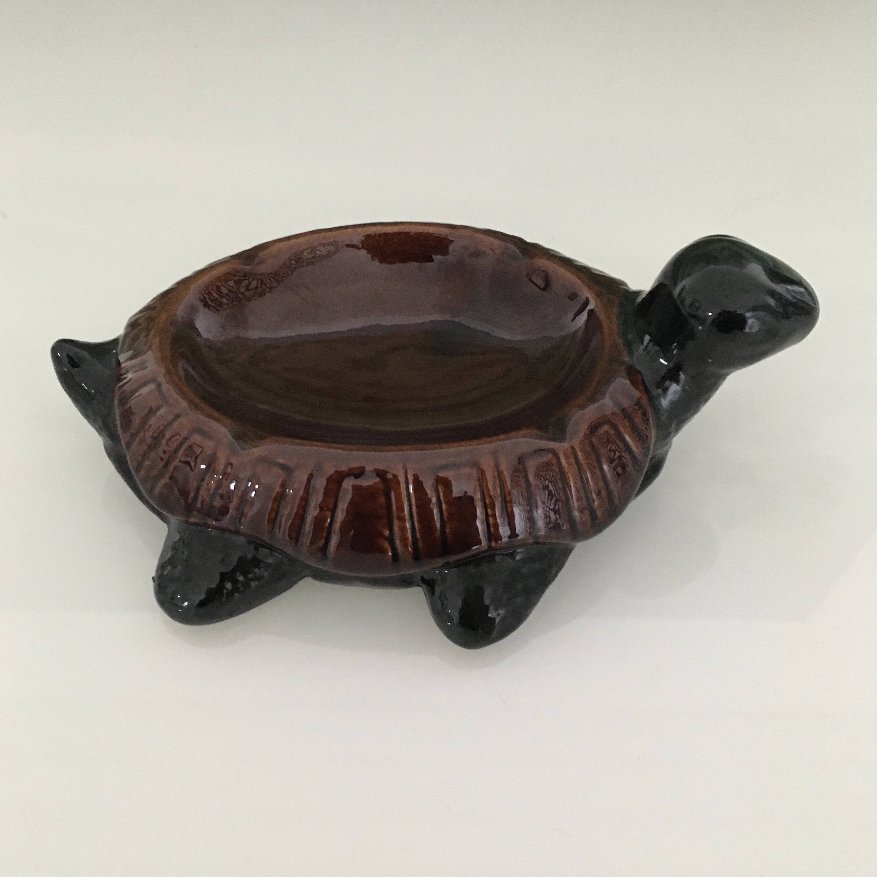 Two-tone turtle trinket tray