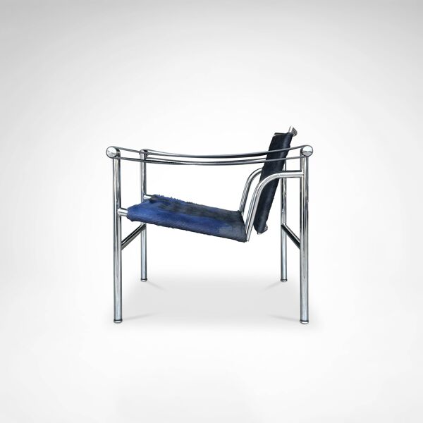Fauteuil en peau de poney bleu et noir LC1 par Le Corbusier et al pour Cassina 1990