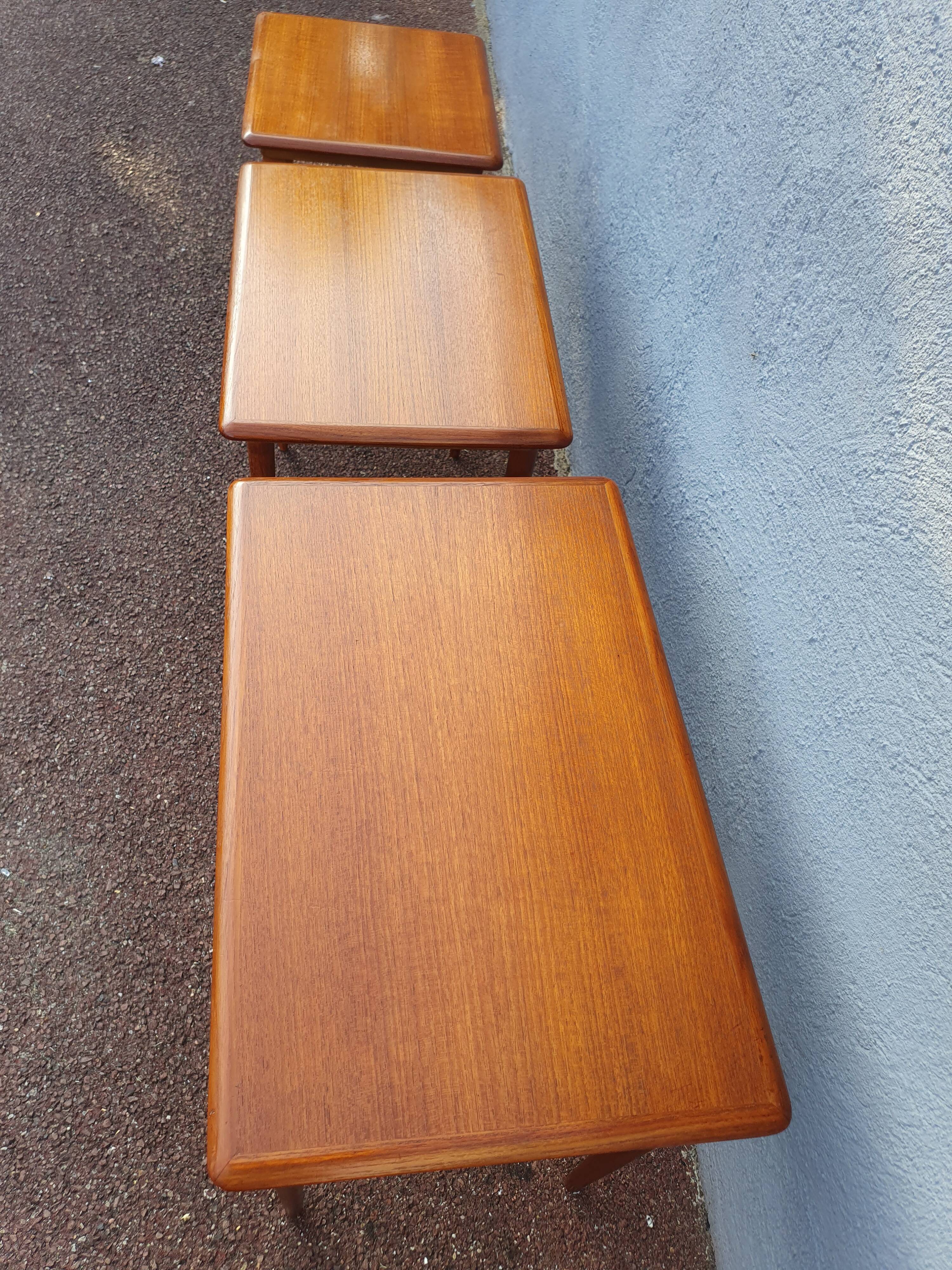 Table gigogne teck vintage
