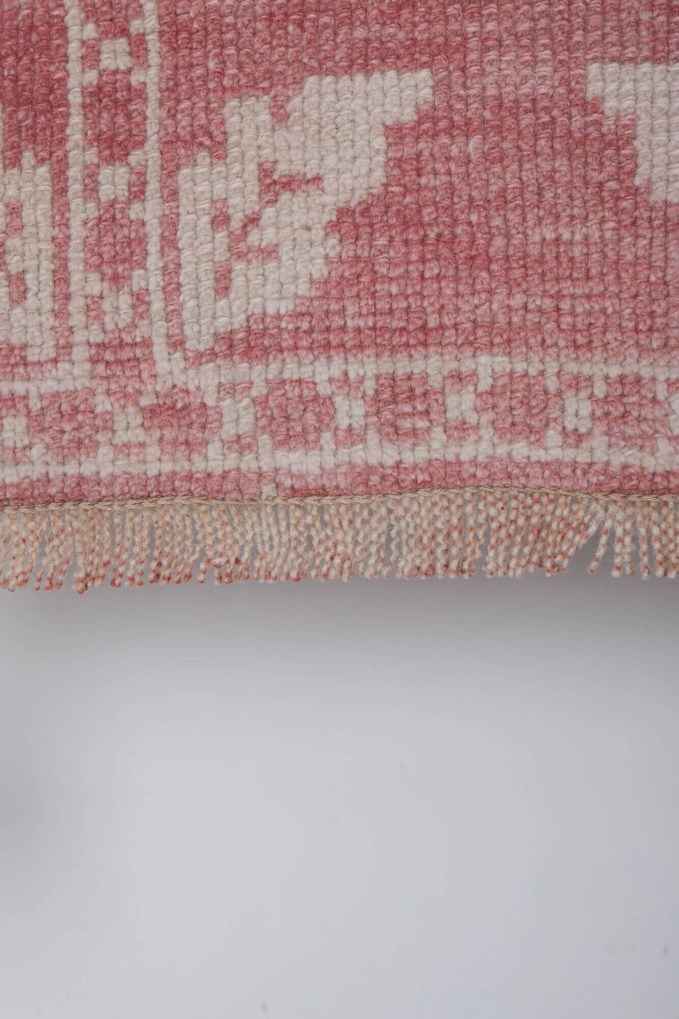 Vintage handmade Turkish rug 108x180 cm