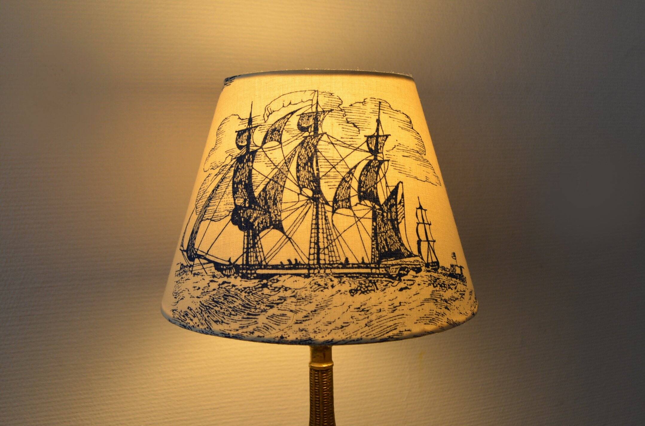 Marine decoration lampshade, antique blue toile de Jouy