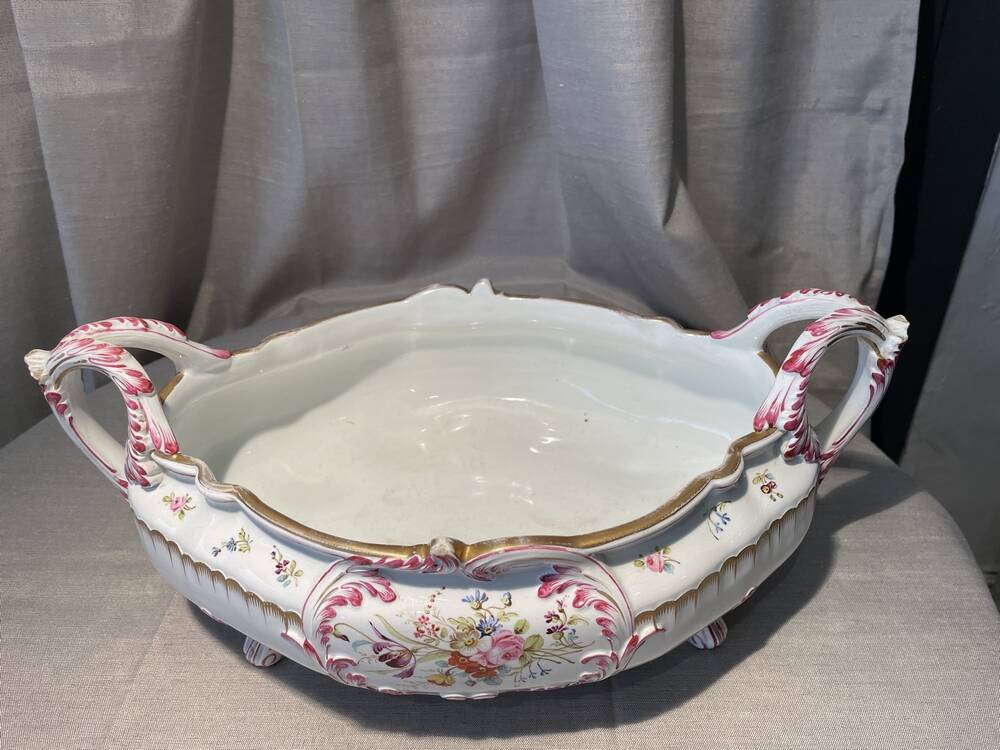 Planter with floral decor kg luneville