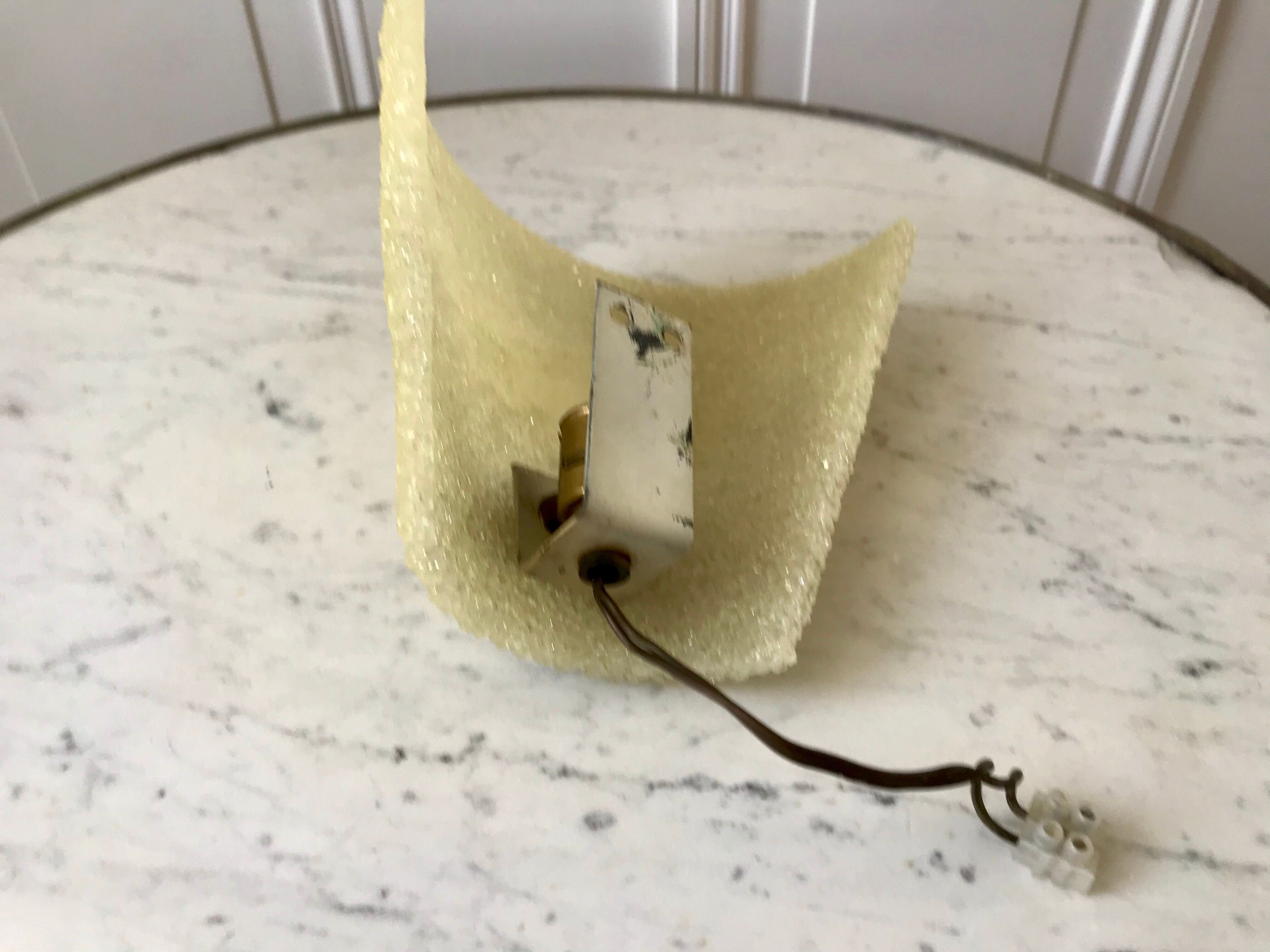 Wall lamp in yellow plexi and golden metal 60s-70s