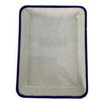 Enamelled sheet metal plate tray