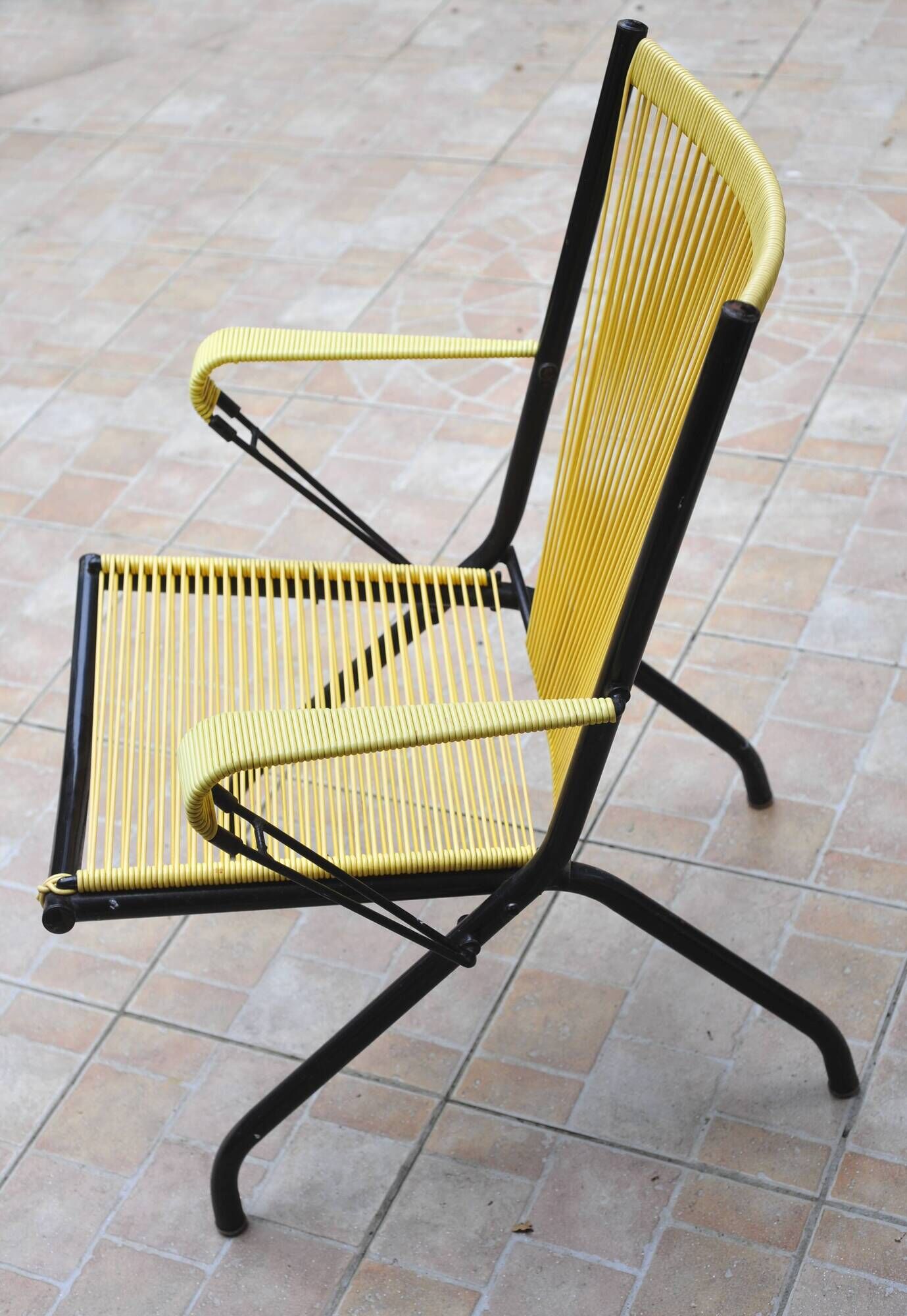 Lounge folding chair by André Montpoix in yellow scoubidou - 1960's