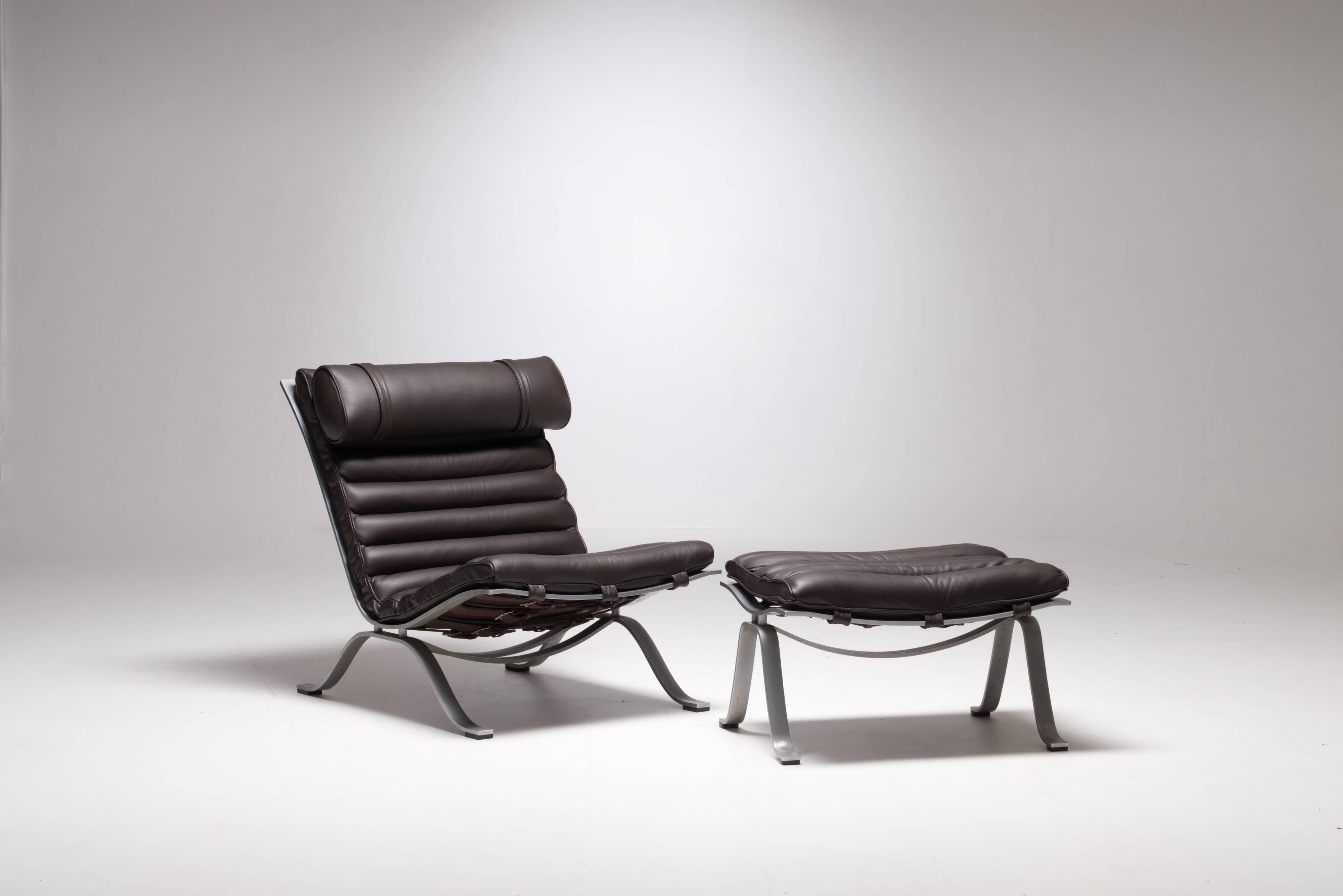 Ari chairs and ottoman