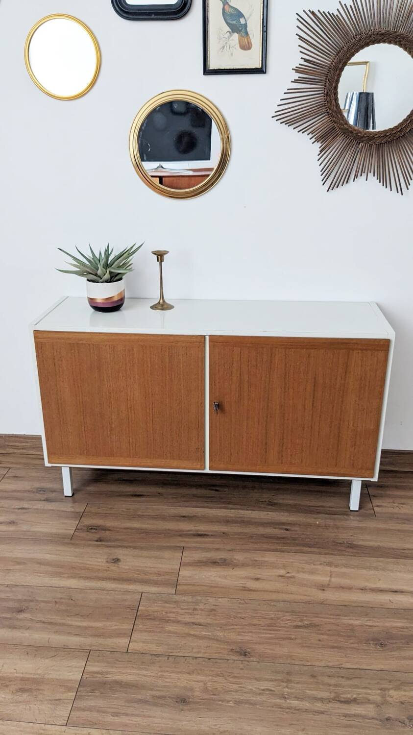 Vintage 2-door sideboard