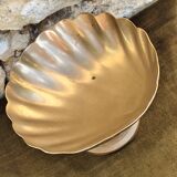 Large brass shell-shaped pocket emptier