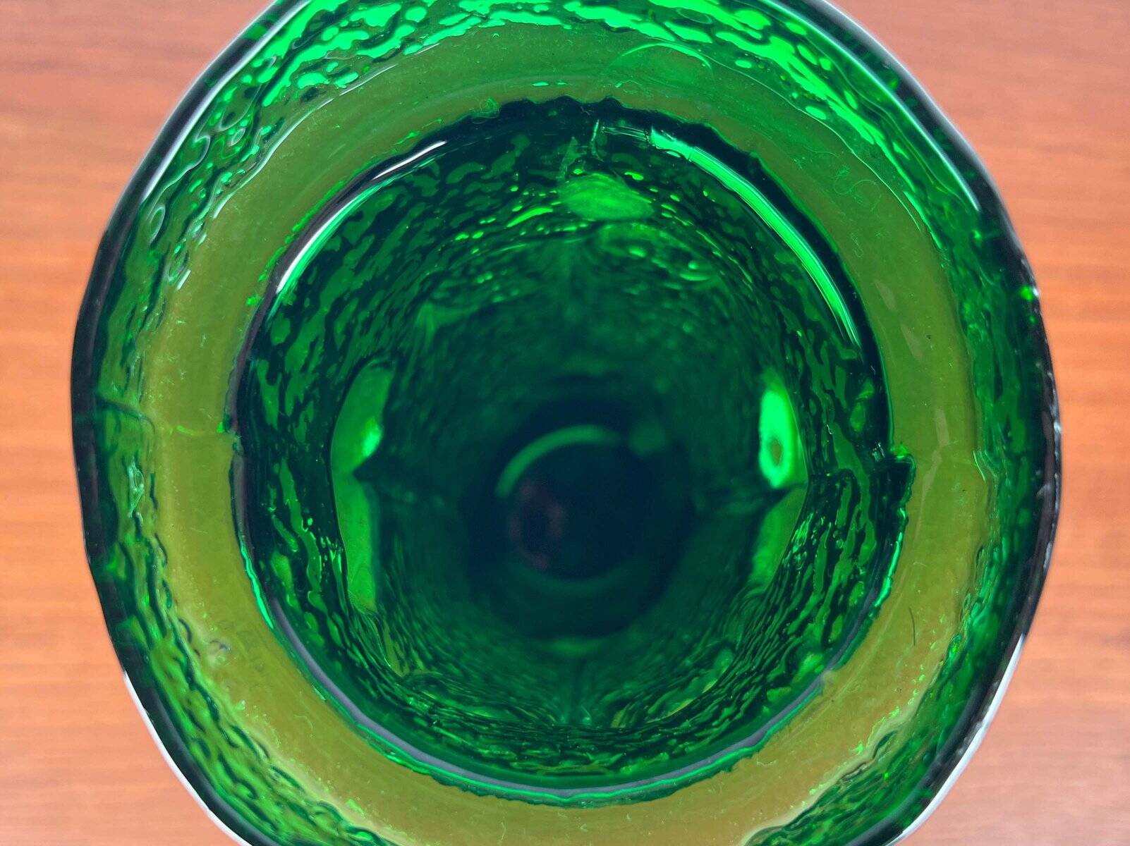 Mid-century modern green Italian glass vase by Wayne Husted for Stelvia, 1970s.