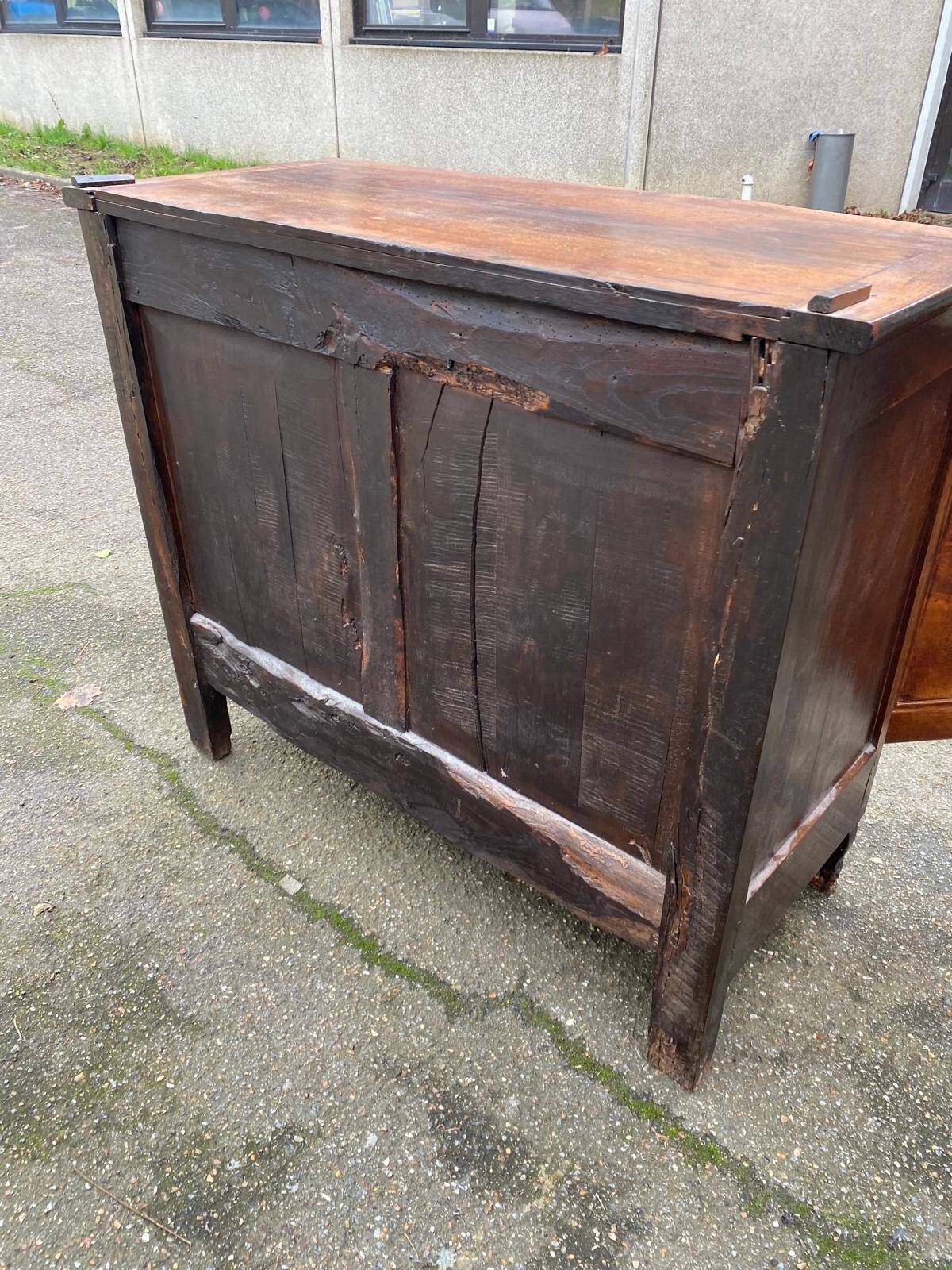 Louis XV buffet in solid wood from the 18th century, 120cm.