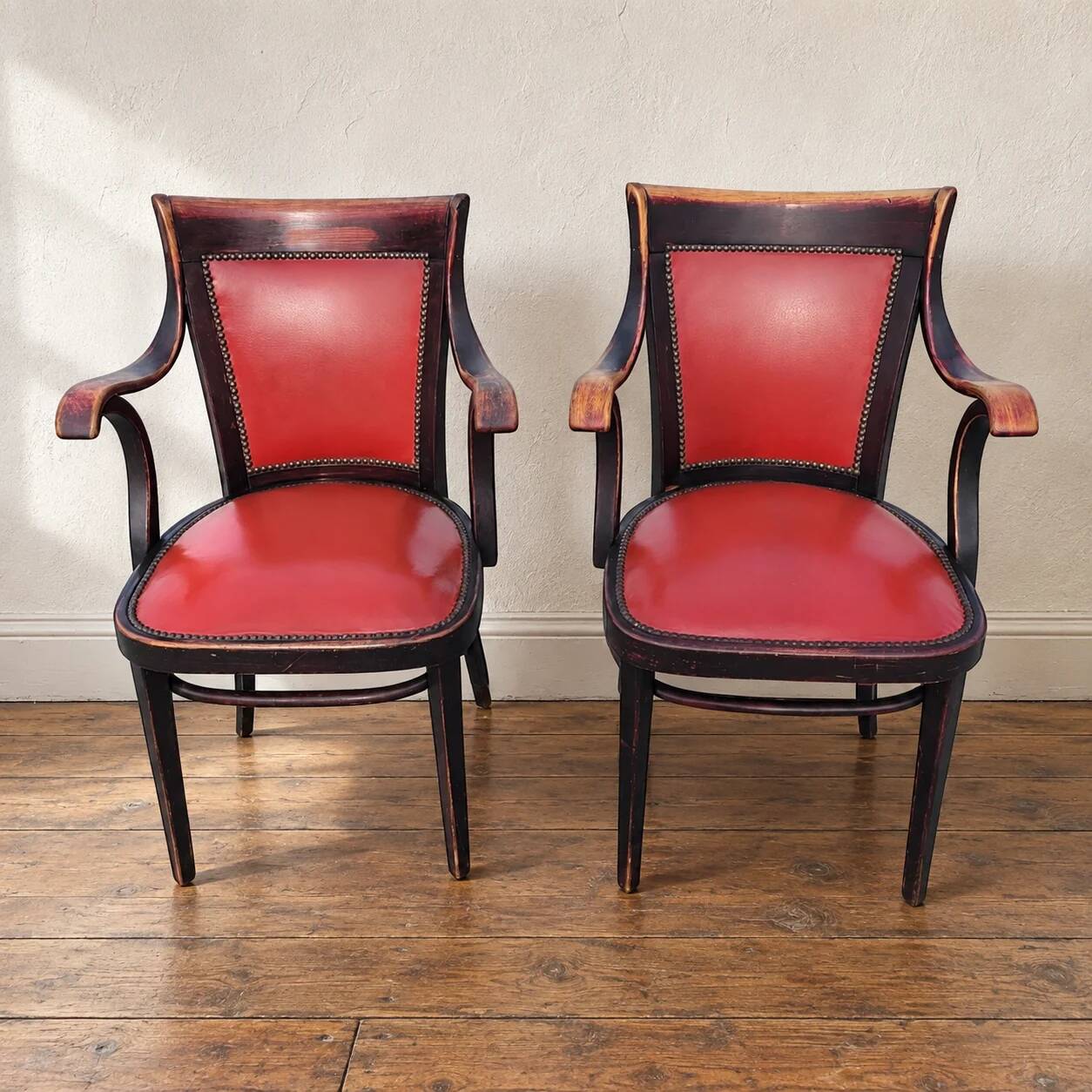 Ensemble de deux fauteuils originaux Thonet par Adolf Loos