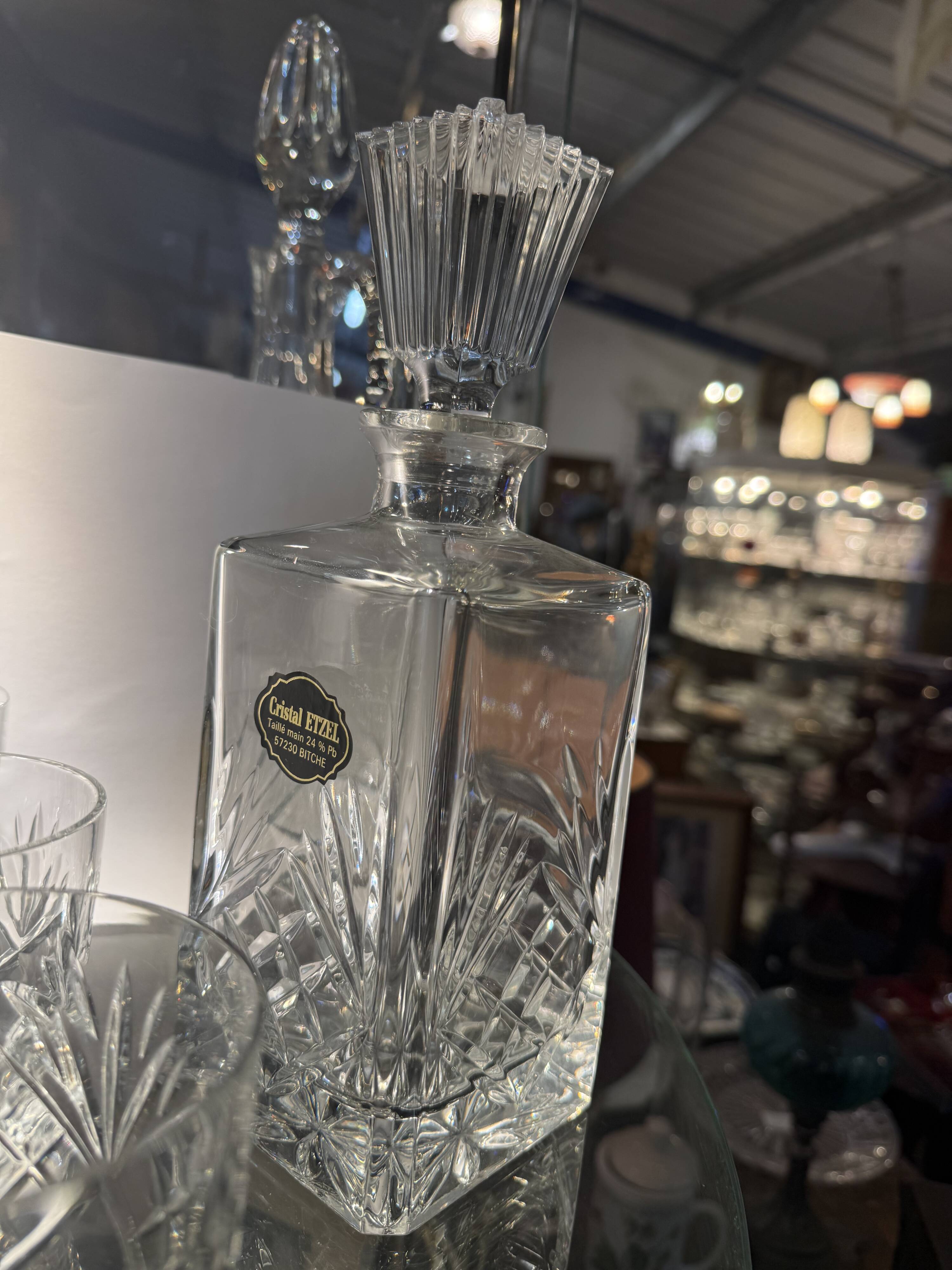 6 verres à whisky et 1 carafe en cristal