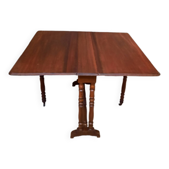 Mahogany get leg table