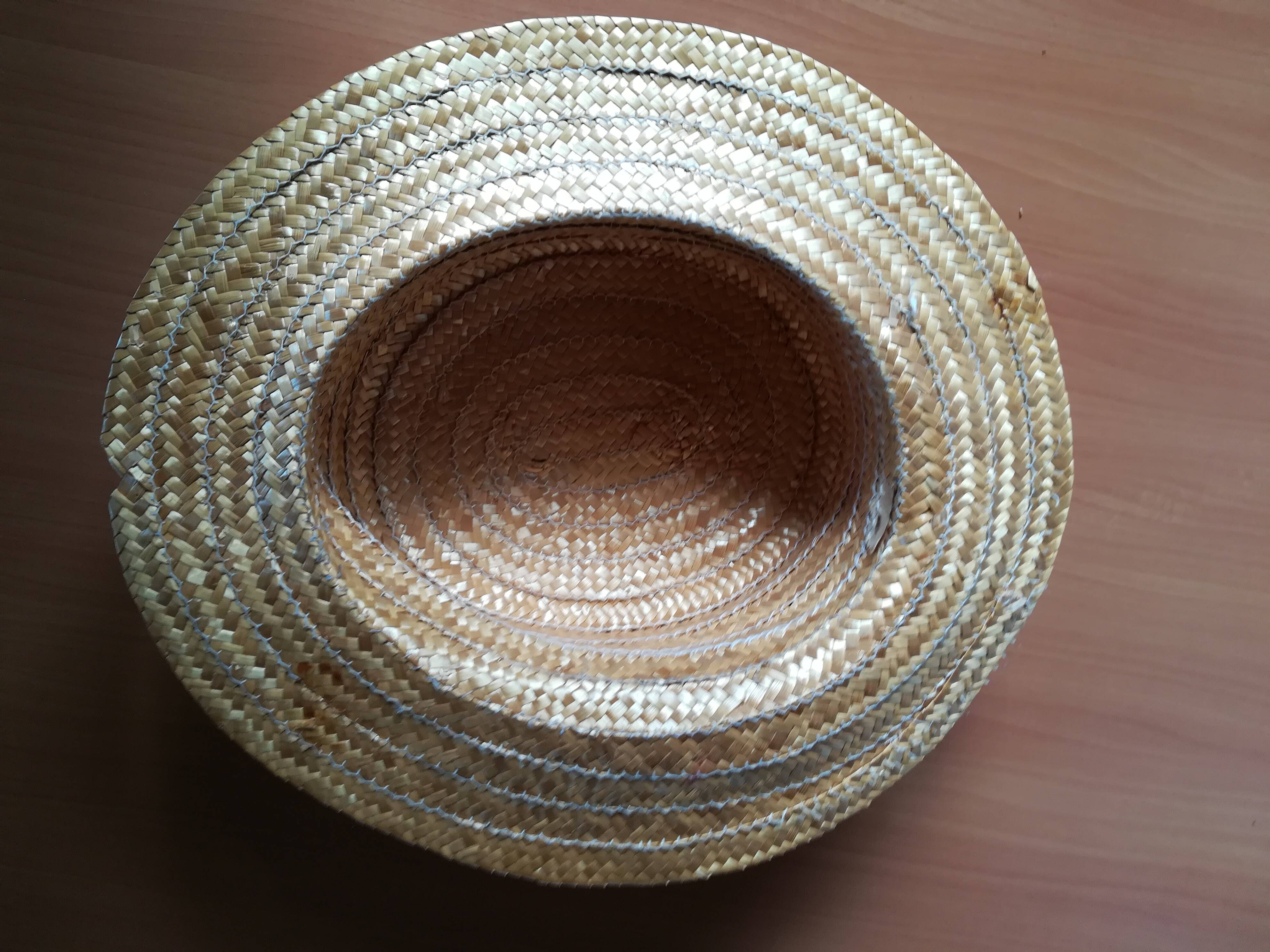 Chapeau en paille style canotier