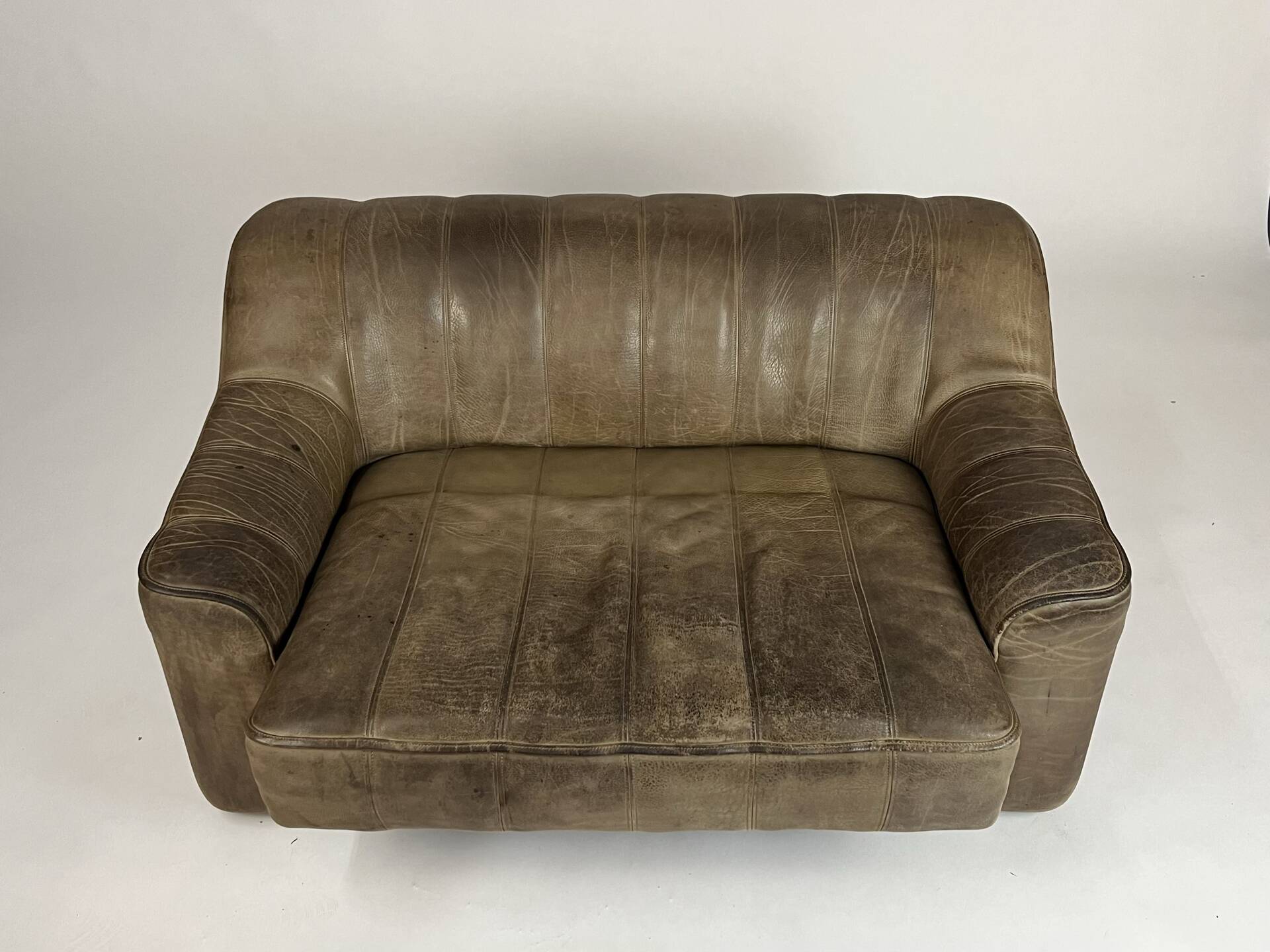 Vintage DS-44 de Sede leather sofa couch buffalo leather 70s