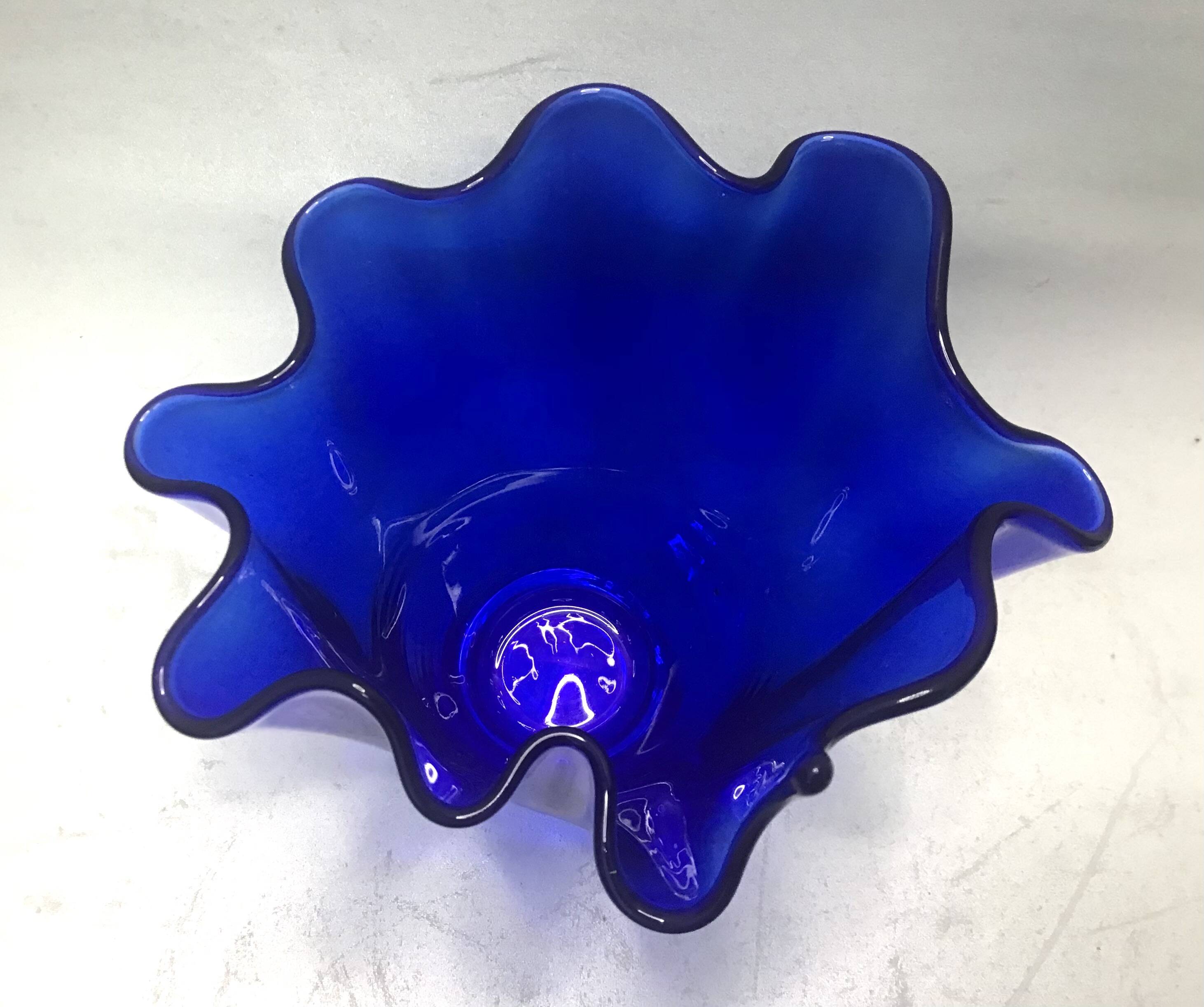 Murano - Cobalt blue glass handkerchief vase 25 cm high