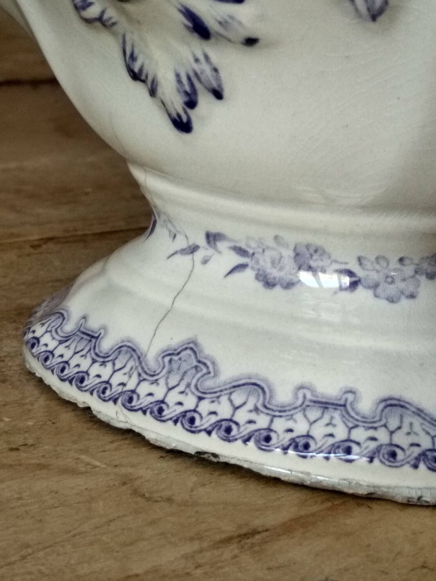 Iron earth gravy boat, Bouquet Creil & Montereau model, early 20th century