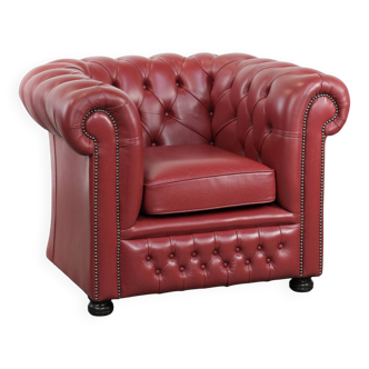 Amazing English cowhide Chesterfield armchair in a stunning red colour