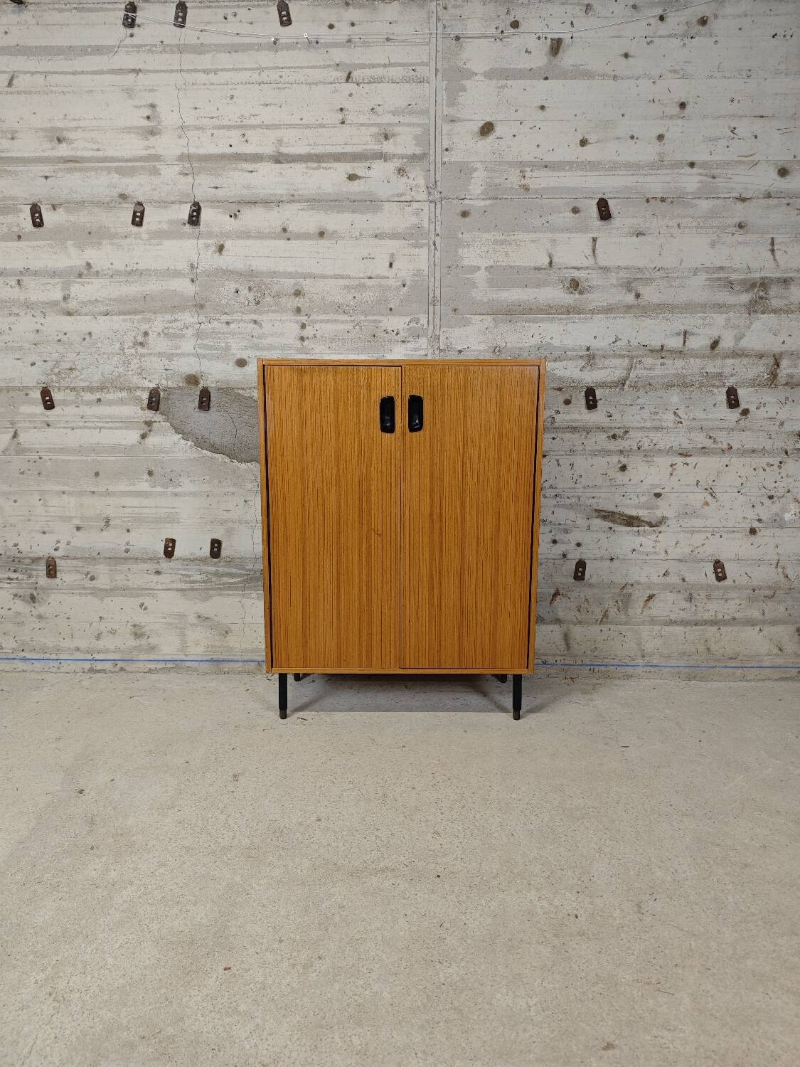 Vintage storage unit