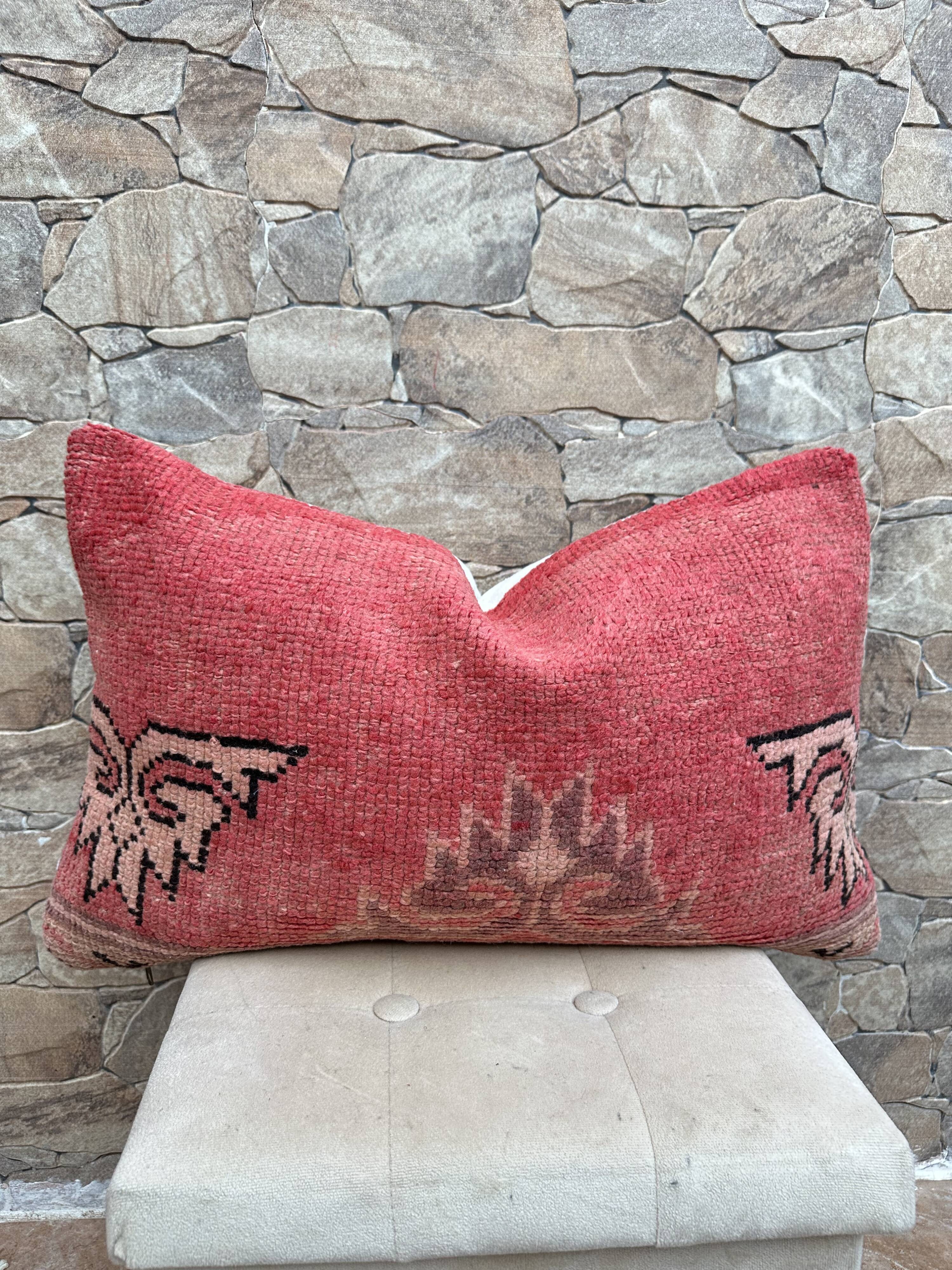 Beautiful vintage Berber Kilim cushion from Morocco
