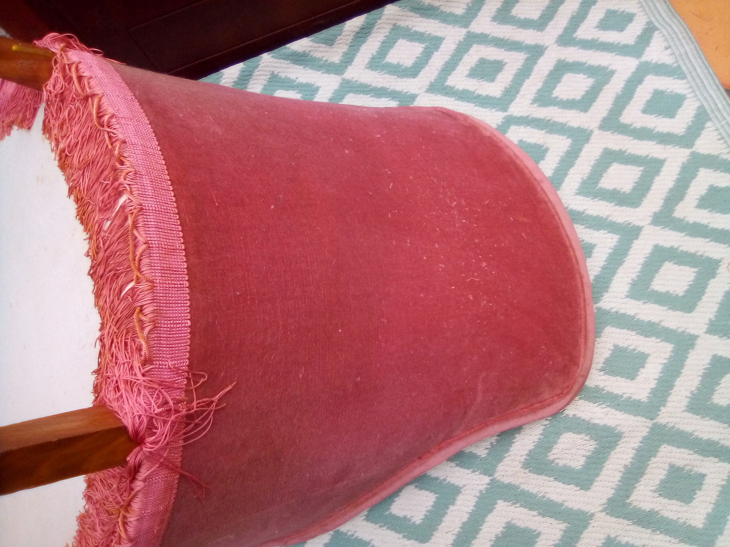 Pink velvet padded toad chair